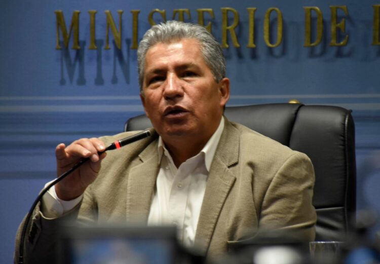El ministro de Defensa, Edmundo Novillo, brindó la información. Foto: APG.