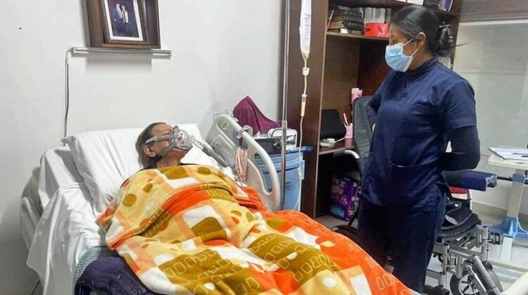La exministra Eidy Roca, en una cama de hospital de Santa Cruz.
Archivo