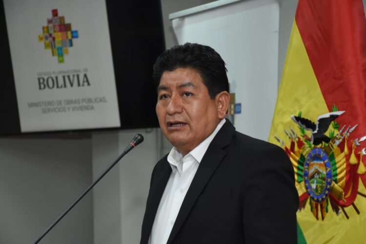 El ministro de Obras Públicas, Édgar Montaño.