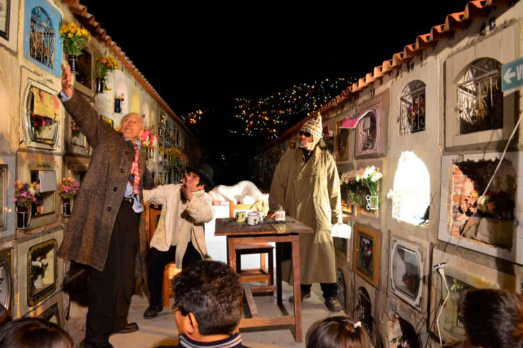 Una noche en el cementerio, del año 2024