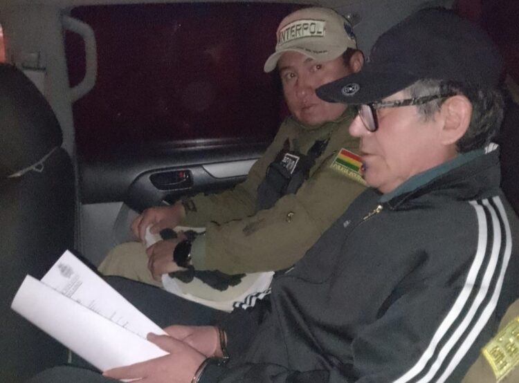 Maximiliano Dávila, en su traslado de San Pedro al aeropuerto internacional de El Alto.