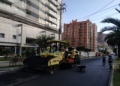 Obras de asfalto se realizan en La Paz.