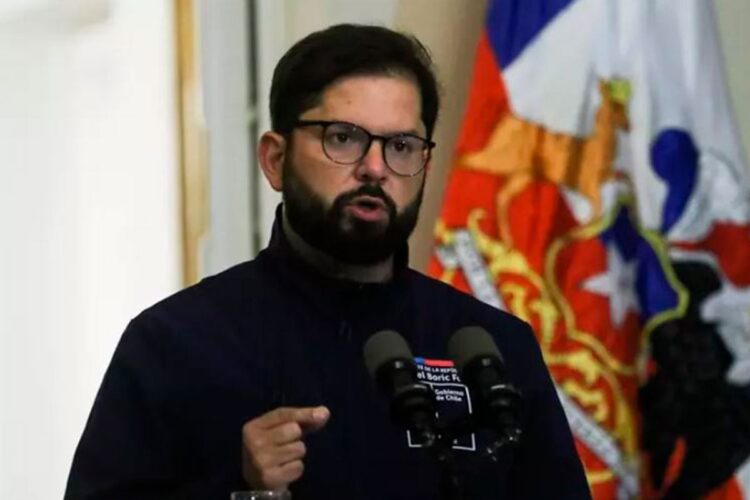 Gabriel Boric durante una rueda de prensa. Foto: Archivo