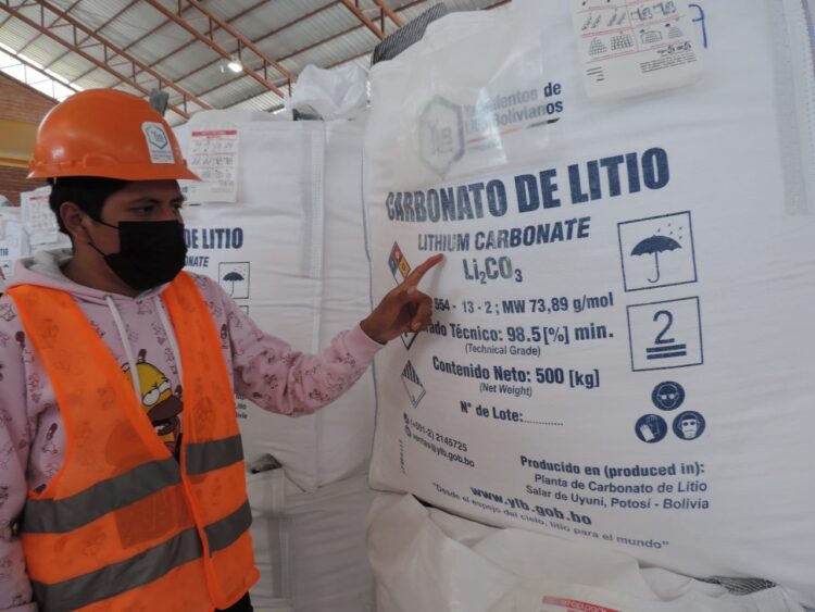 Venta de carbonato de litio hecho en Bolivia. Foto: Archivo.