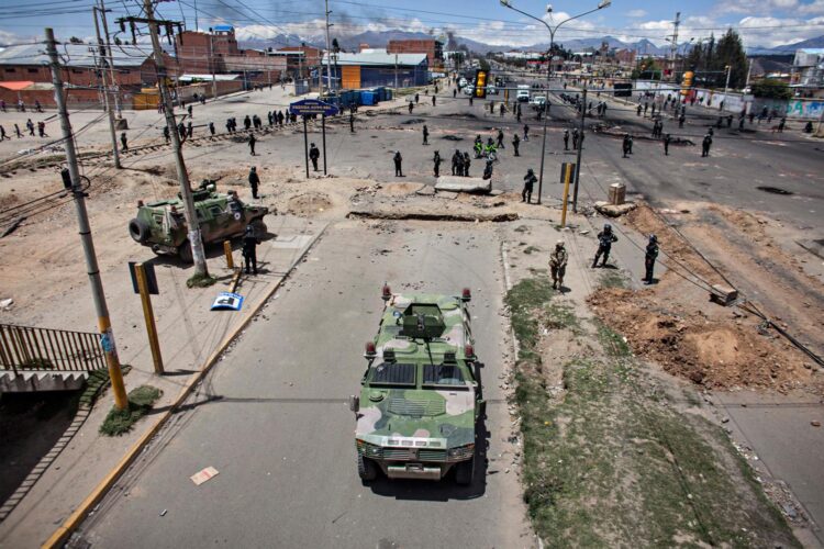 Un grupo de militares en la zona de Senkata (El Alto), durante la crisis de 2019.
