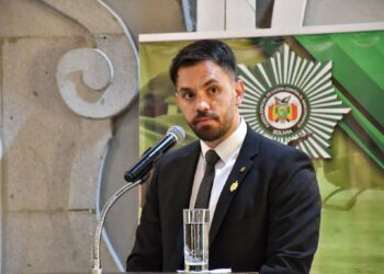 El ministro de Gobierno, Eduardo del Castillo, participa de un acto de esa cartera de Estado.