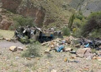 Un bus de transporte interdepartamental cayó al barranco.