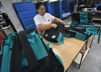 Senatex está a cargo de la elaboración de las mochilas. Foto: GAMLP.
