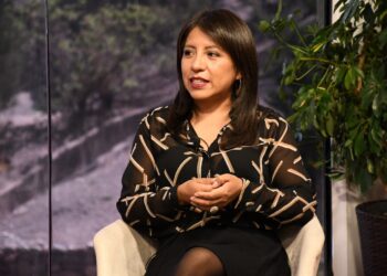 Nadia Cruz en Piedra, Papel y Tinta explica sobre el matrimonio infantil. Foto: Oswaldo Aguirre.