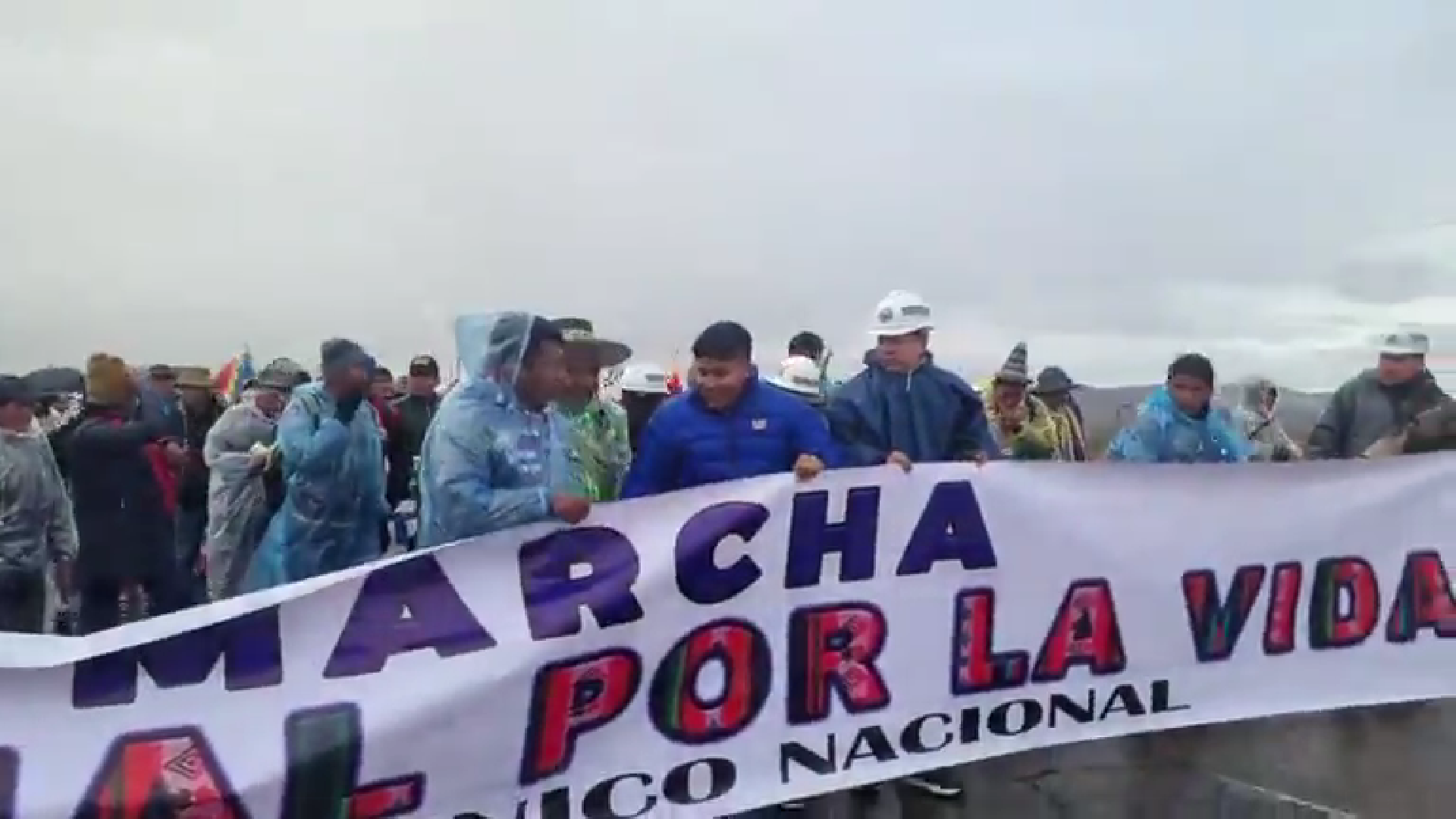Inicio de la segunda jornada de la marcha evista.