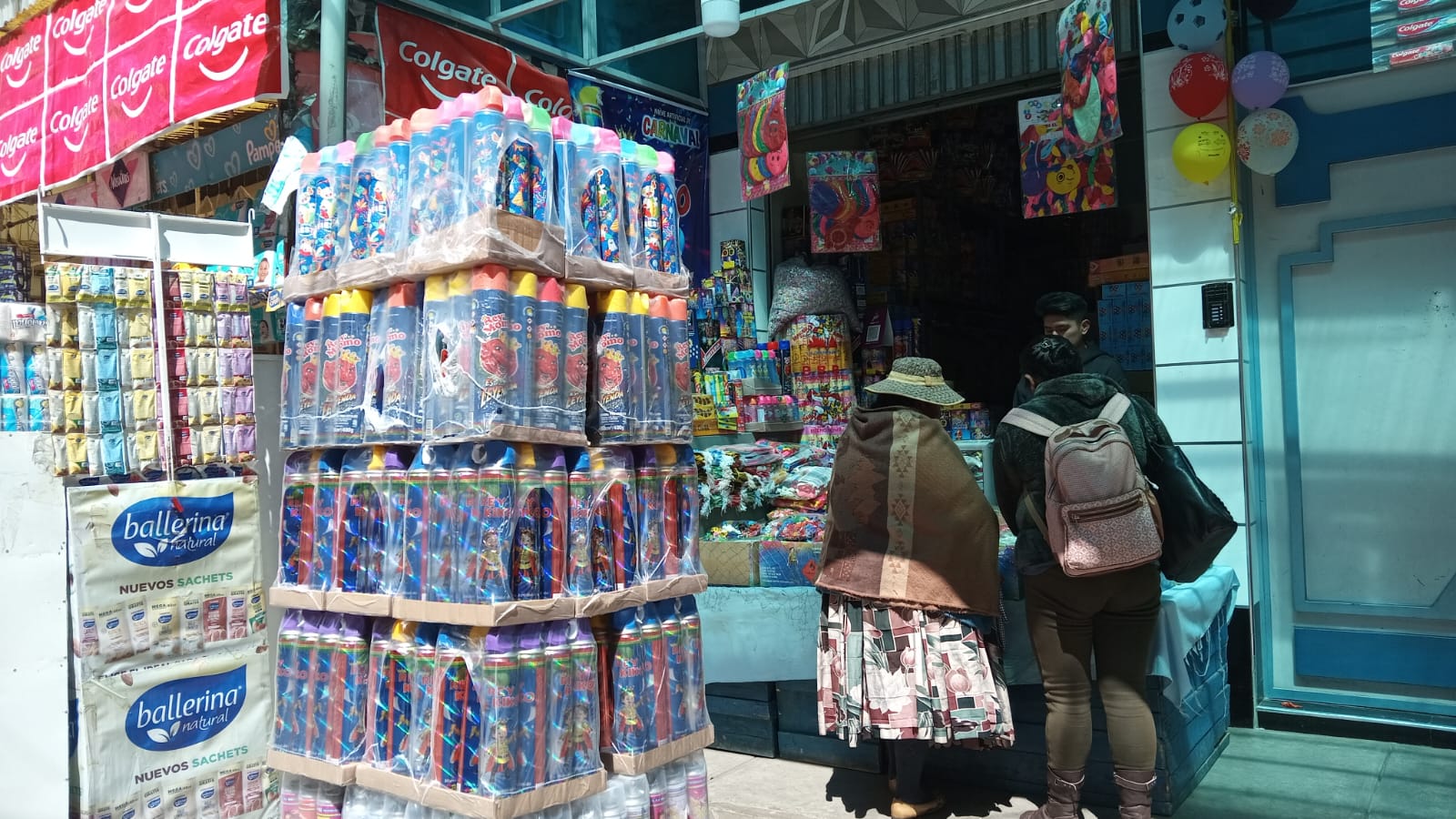 La oferta de espuma es amplia en Carnaval. Foto: GAMEA.