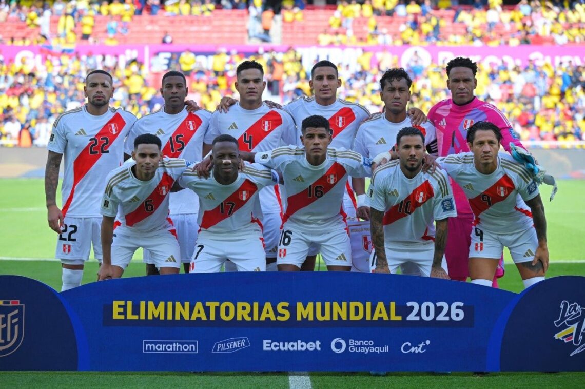 Una de las últimas formaciones de la selección peruana que juega en la Eliminatoria.