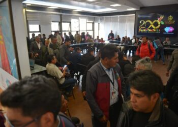 La reunión entre la Alcaldía, choferes y vecinos terminó abruptamente. Foto: AMUN.