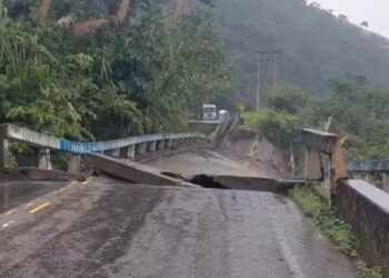 El puente colapsado en el sector de Santa Bárbara.