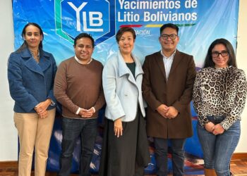 El presidente de YLB, Omar Alarcón, se reúne con representantes de Australia.