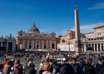 angelus_papa.jpg