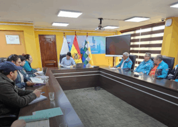 Reunión entre autoridades de la ANH y la Alcaldía de La Paz.