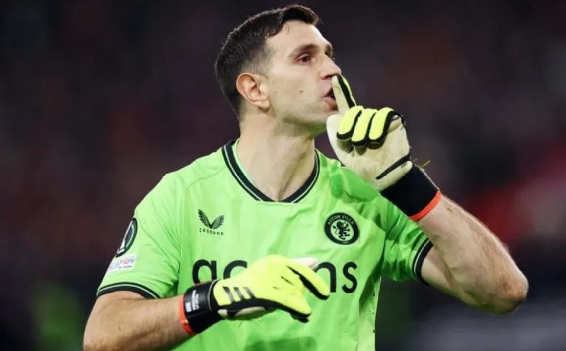 Emiliano Martínez, el arquero del Aston Villa en la Premier.