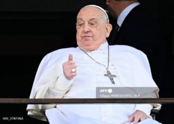 La salud del papa Francisco sigue mejorando