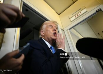 Trump advierte con sanciones a Rusia y Ucrania