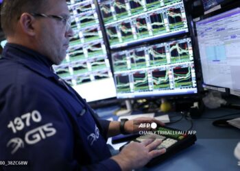 La bolsa de Nueva York cayó con fuerza en su apertura