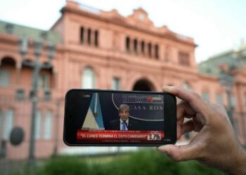 Luis Caputo hizo el anuncio en un mensaje televisado