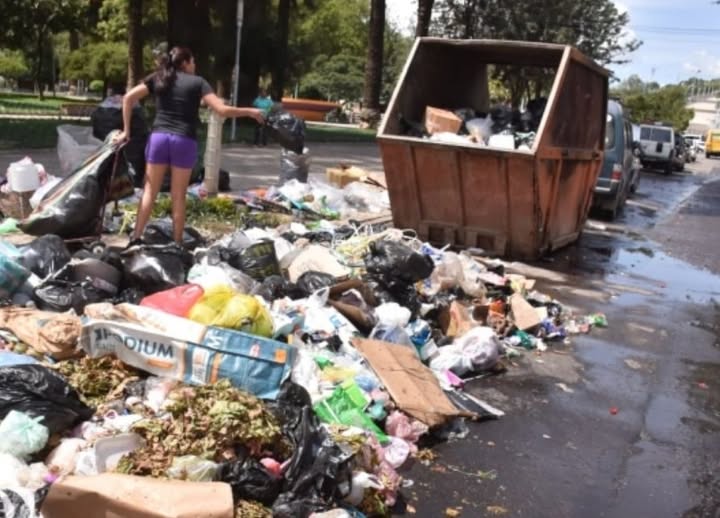 En cinco días de bloqueo en K’ara K’ara se acumularon 3.500 t de basura