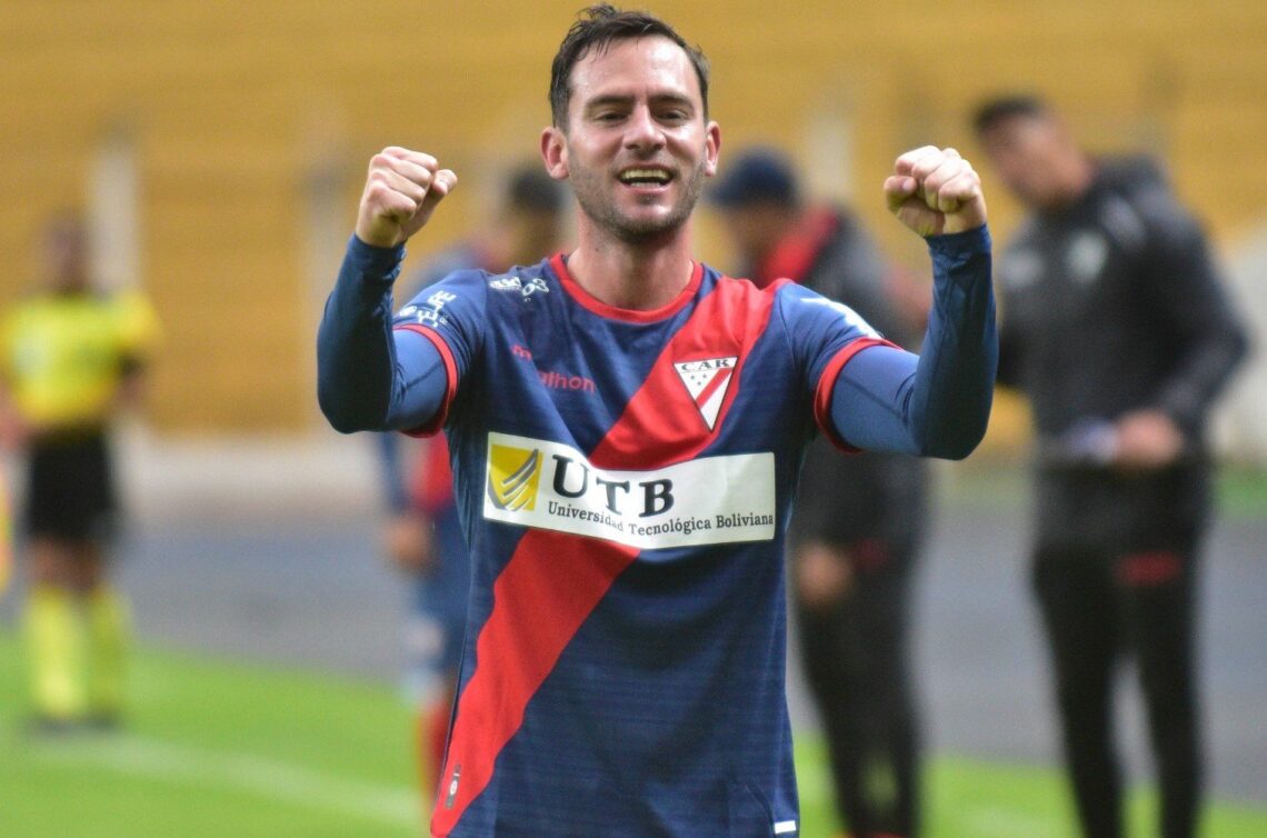 Fernando Saucedo celebra el gol del triunfo de Always en el Víctor Agustín Ugarte.