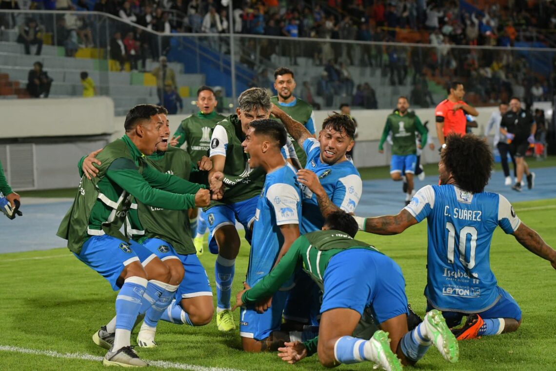 Festejo furioso y emocionado de los jugadores de San Antonio Bulo Bulo