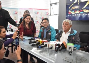 El alcalde de La Paz, Iván Arias, en conferencia de prensa.
