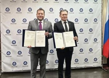 El ministro de Hidrocarburos, Alejandro Gallardo, en Rusia.