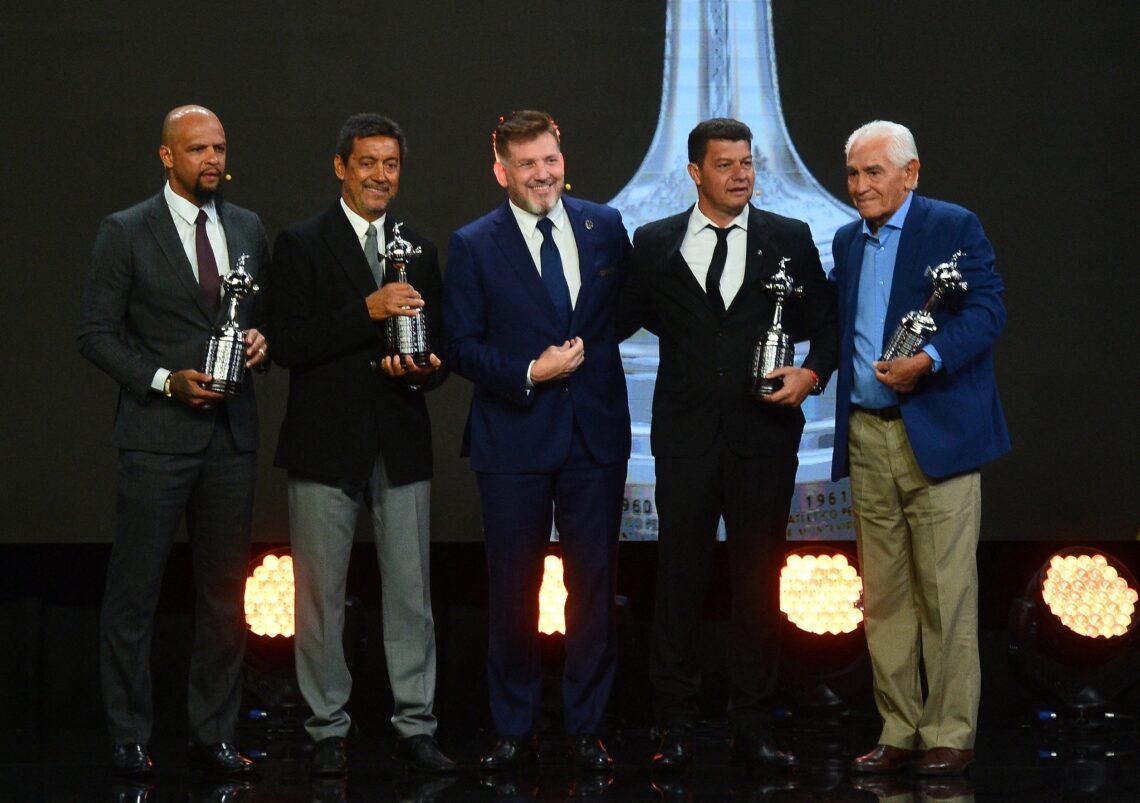 Alejandro Domínguez junto a Felipe Melo, Arsenio Luzardo, Sebastián Battaglia y Francisco Sá