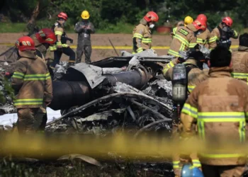 El avión militar explotó al estrellarse/Xinhua