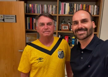 El diputado Eduardo Bolsonaro, con su padre/RRSS Eduardo Bolsonaro