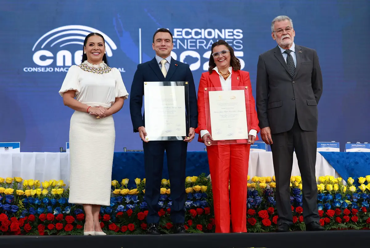 Entregan a Noboa credencial de presidente de Ecuador