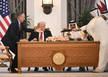 La firma del acuerdo entre Boeing y Qatar Airways /AFP