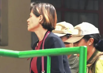 La juez Lilian Moreno trasladada a dependencias de la FELCC en La Paz. Foto: APG