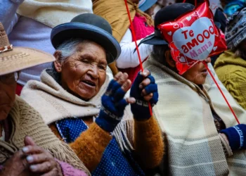 Las mamás acudieron al edificio municipal Jach'a Uta. Foto: GAMEA.