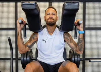 El brasileño Neymar en pleno entrenamiento (Neymar)