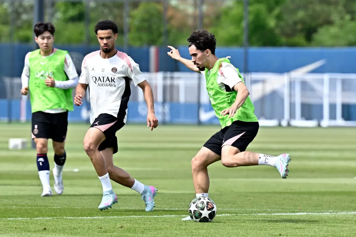 Escena de un entrenamiento del PSG francés (AFP)