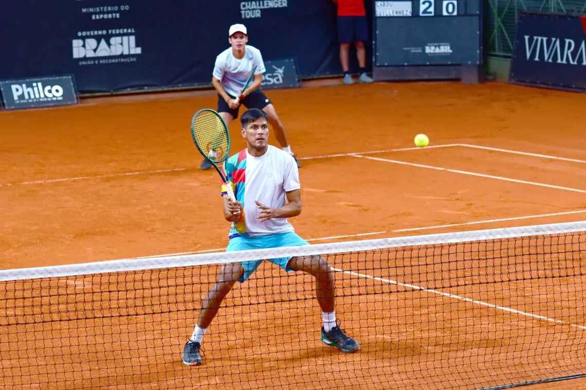 Federico Zeballos en primer plano en plena competencia.