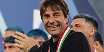 Antonio Conte campeón con el Napoli