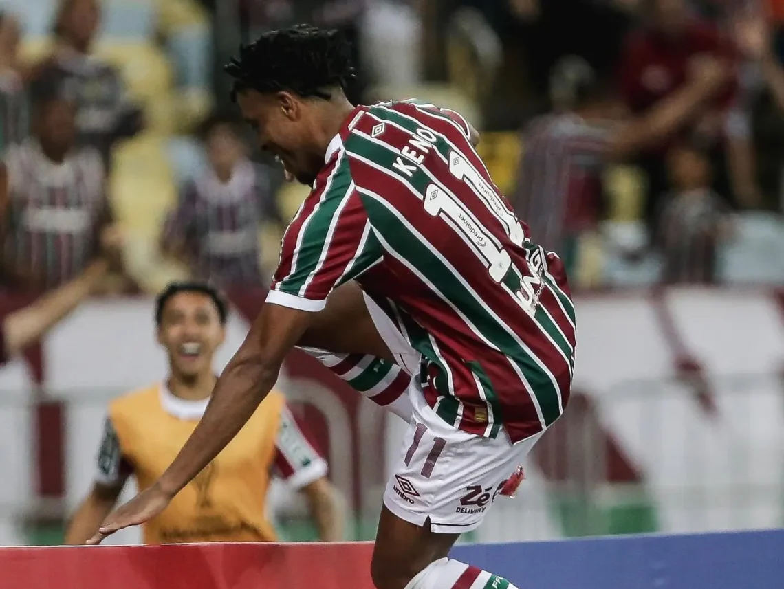 Keno festeja su gol