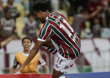 Keno festeja su gol