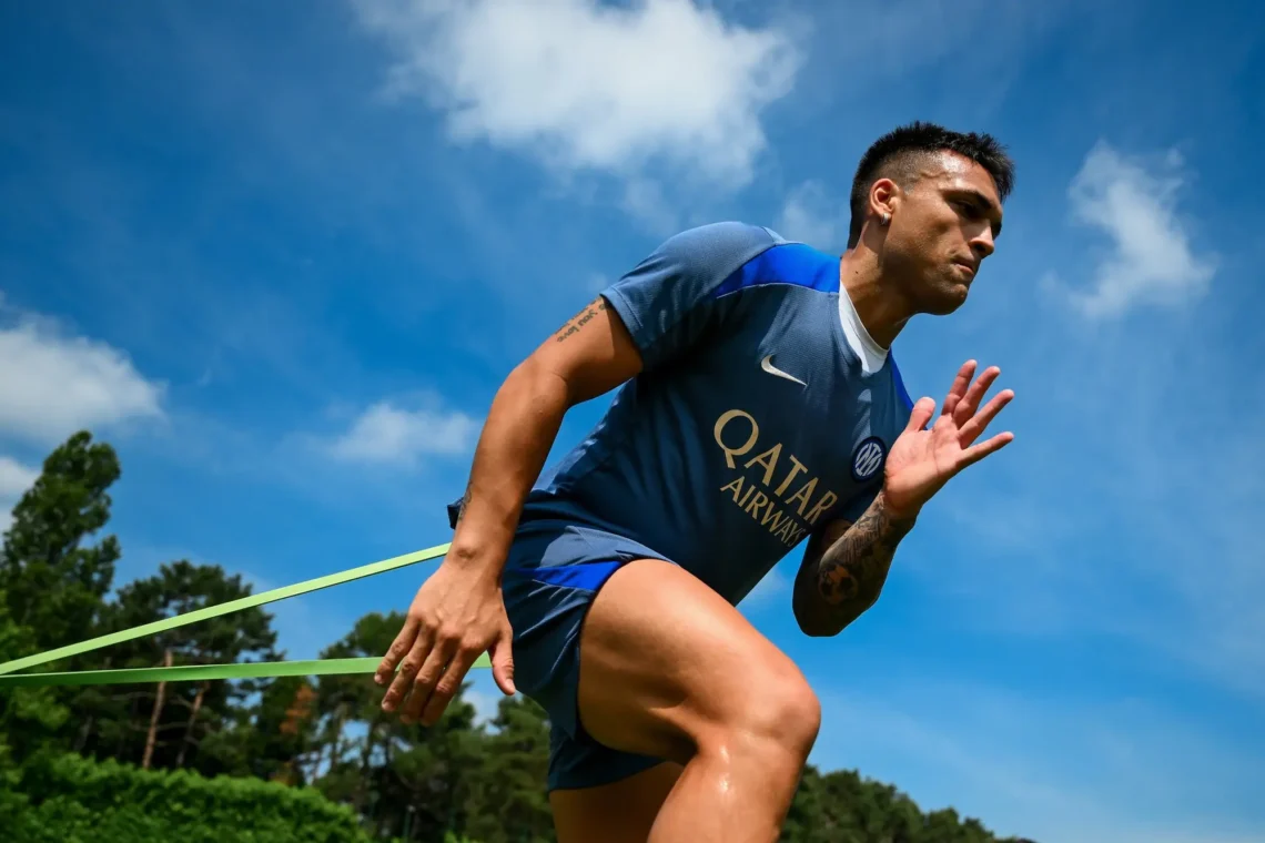 Lautaro en un entrenamiento de Inter
