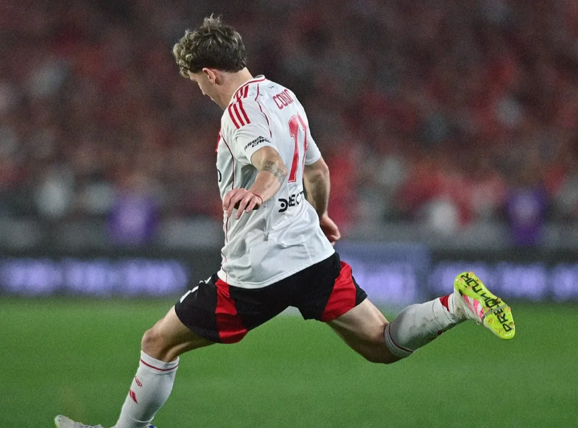 Facundo Colidio se apresta a rematar
