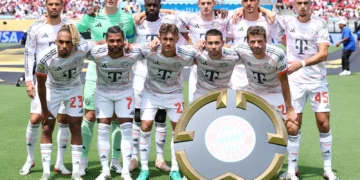 La formación de Bayern Munich poco antes de jugar con Benfica (AFP)