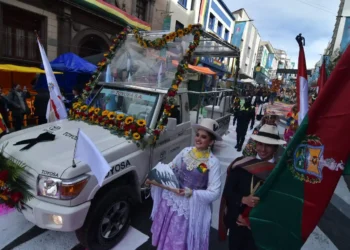 El 'Tatamóvil' transportó la imagen del Señor Jesús del Gran Poder. Foto: APG.