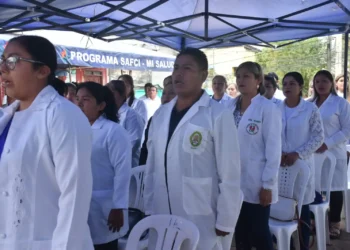 Médicos participaron en el acto de entrega de equipos. Foto: Ministerio de Salud.