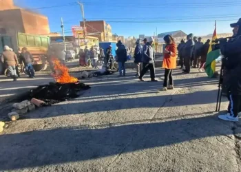 Uno de los puntos de bloqueo en El Alto. Foto: RRSS.
